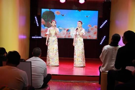 央金兰泽音乐传奇的起点，探索其最早歌曲的奥秘